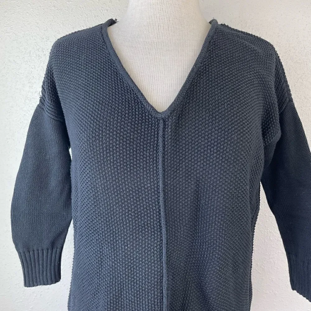 American Eagle V-Neck Sweater Size XS EUC